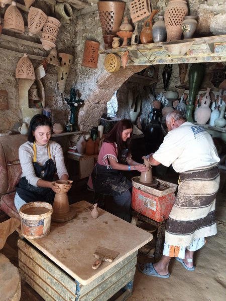 Atelier poterie berbère — Guellala